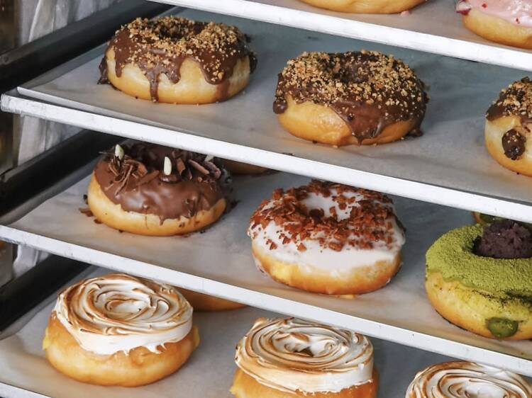 12 ร้านโดนัทแสนอร่อยรอบกรุงเทพฯ ความหวานที่ลิ้มลองได้ในทุกวัน 12 ร้านโดนัทแสนอร่อยรอบกรุงเทพฯ ความหวานที่ลิ้มลองได้ในทุกวัน